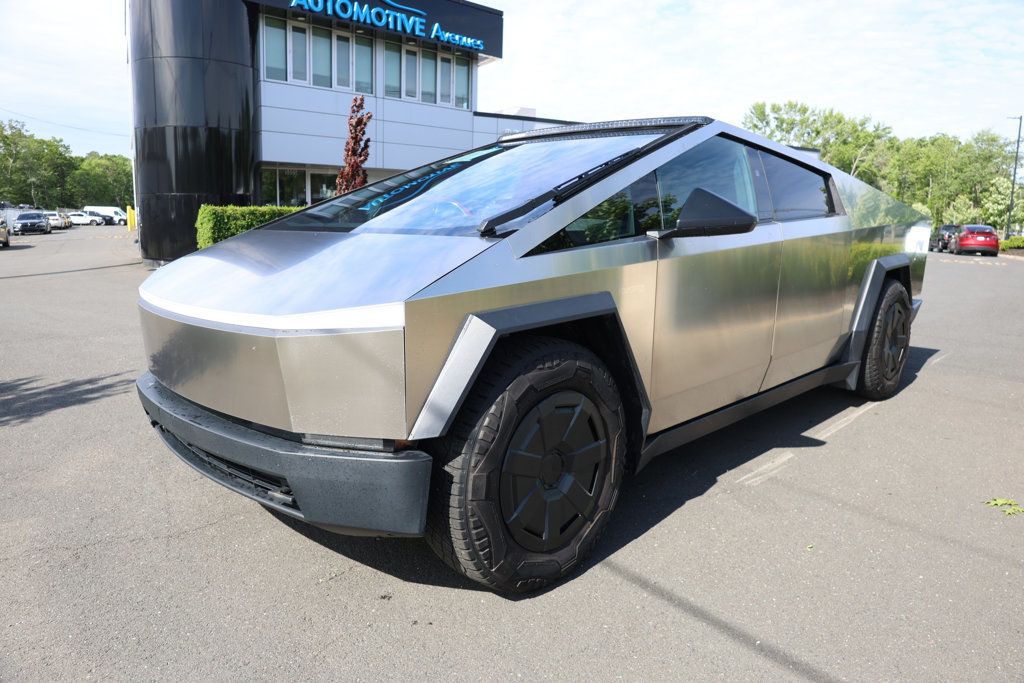 2024 Tesla Cybertruck Cyberbeast AWD w/ Foundation Series Package - 23030968 | Video 1