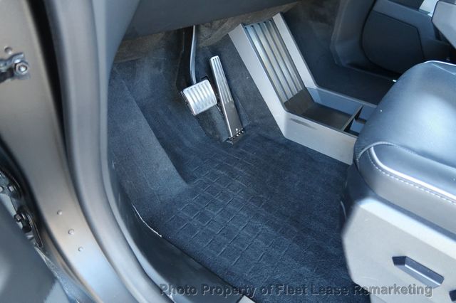 2024 Tesla Cybertruck Cybertruck - 22629031 - 11