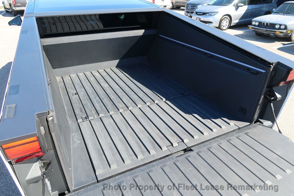 2024 Tesla Cybertruck Cybertruck - 22629031 - 20