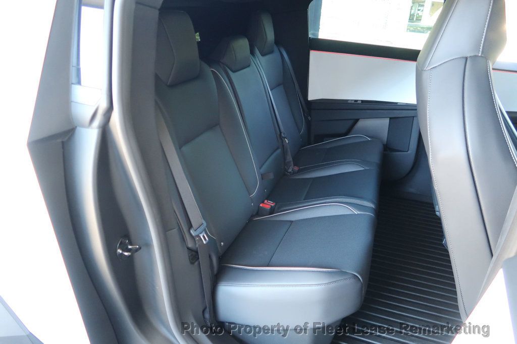 2024 Tesla Cybertruck Cybertruck - 22629031 - 23