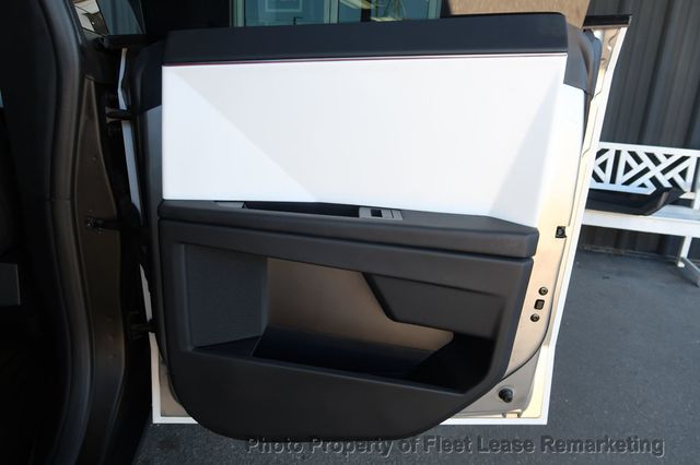 2024 Tesla Cybertruck Cybertruck - 22629031 - 25