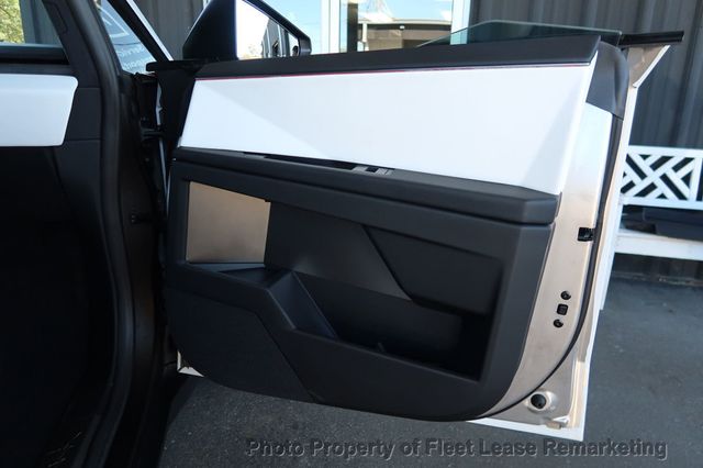 2024 Tesla Cybertruck Cybertruck - 22629031 - 33