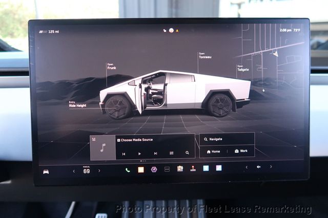 2024 Tesla Cybertruck Cybertruck - 22629031 - 38