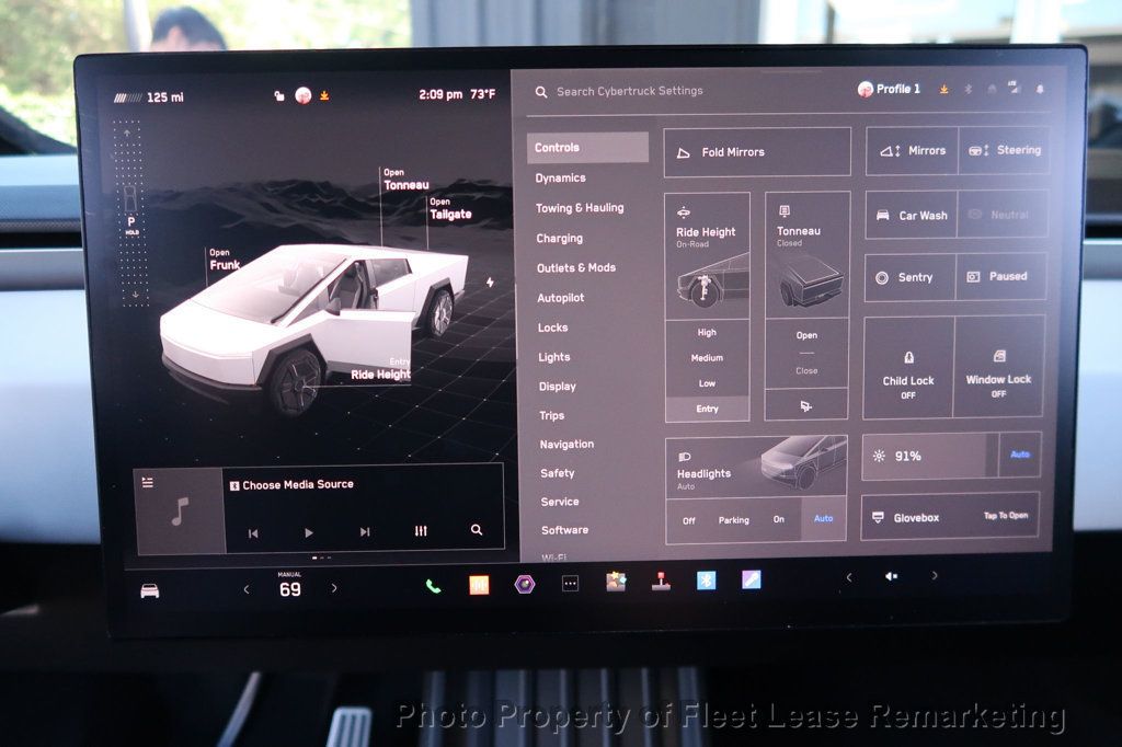 2024 Tesla Cybertruck Cybertruck - 22629031 - 43