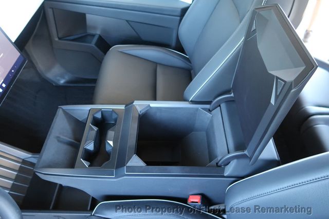 2024 Tesla Cybertruck Cybertruck - 22629031 - 48