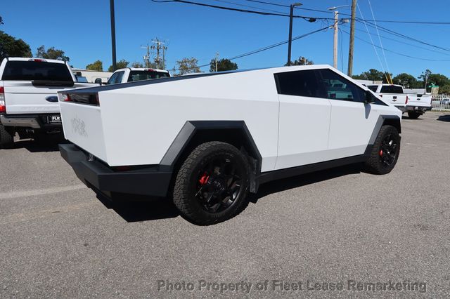 2024 Tesla Cybertruck Cybertruck - 22629031 - 4