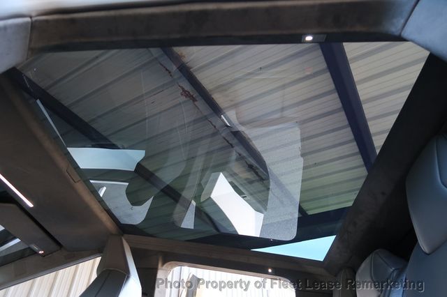 2024 Tesla Cybertruck Cybertruck - 22629031 - 50