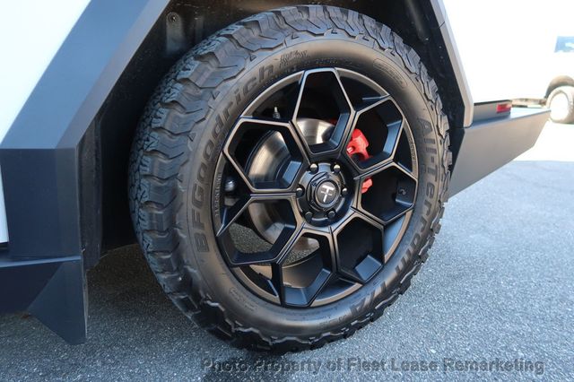 2024 Tesla Cybertruck Cybertruck - 22629031 - 59