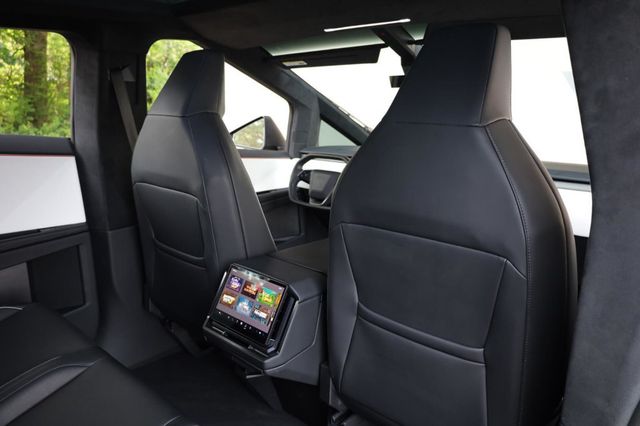 2024 Tesla Cybertruck FOUNDATION - 23031382 - 24