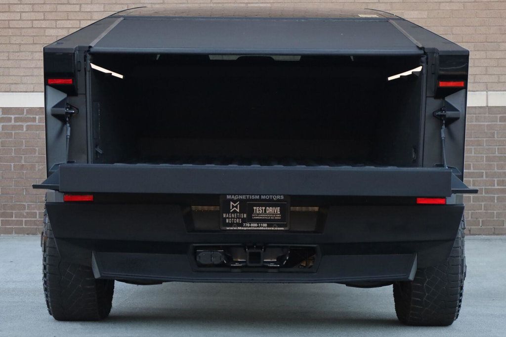 Tesla Cybertruck photo 11