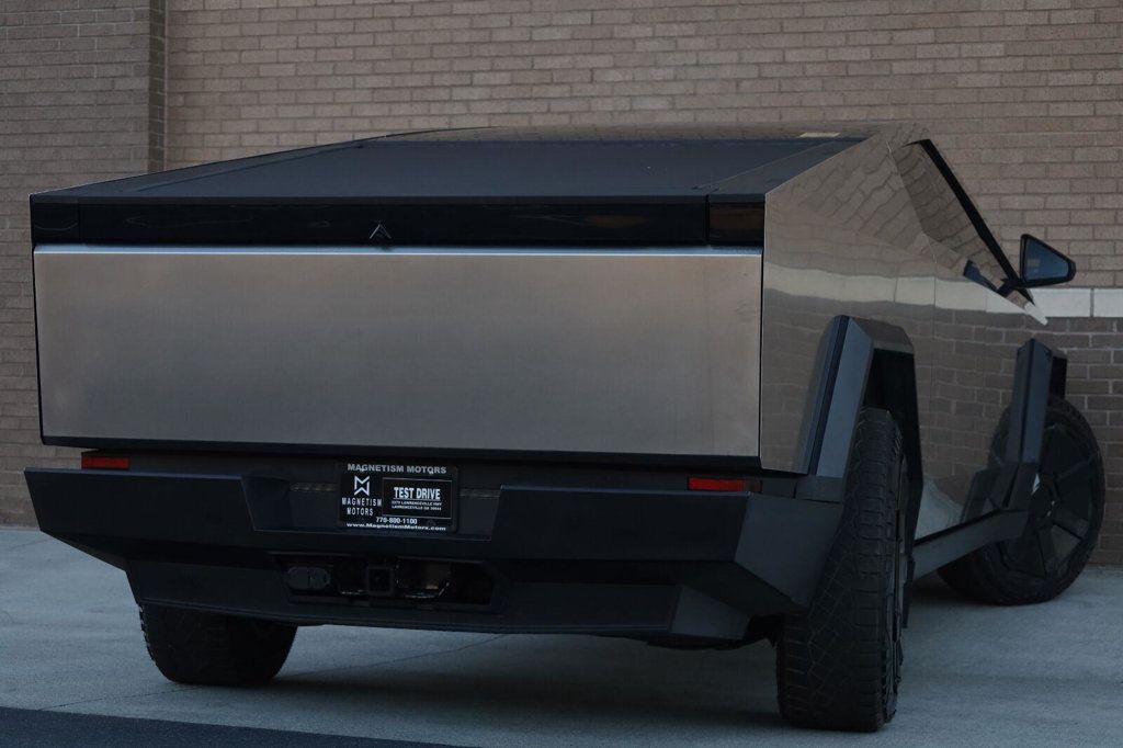 Tesla Cybertruck photo 12
