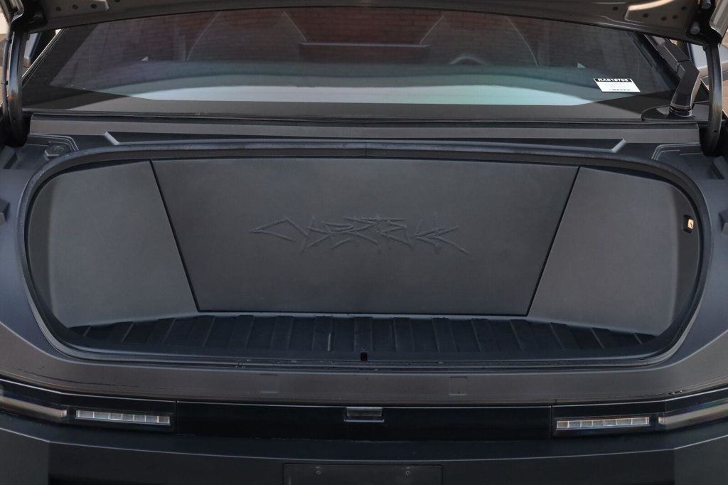 Tesla Cybertruck photo 14