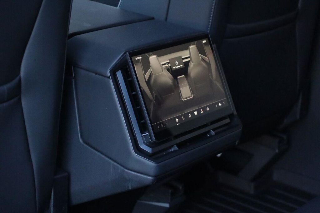 Tesla Cybertruck photo 22