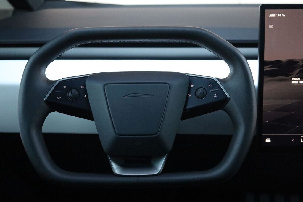 Tesla Cybertruck photo 33