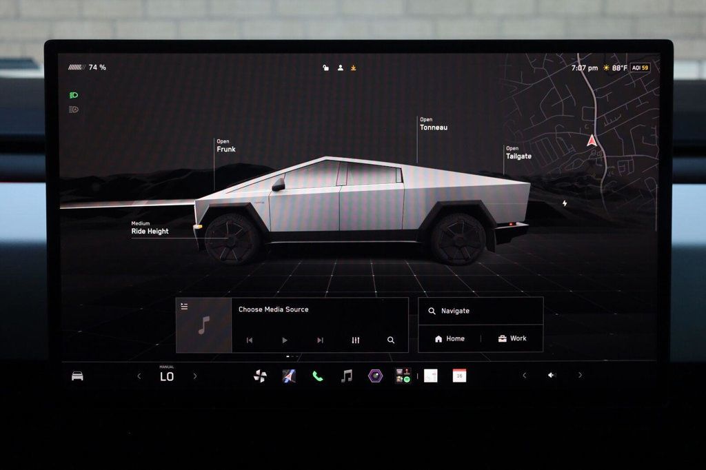 Tesla Cybertruck photo 40