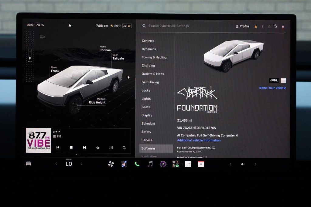 Tesla Cybertruck photo 46