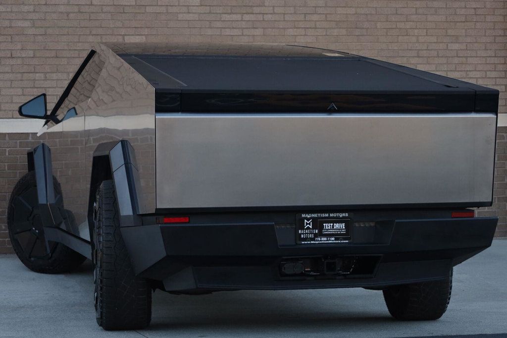 Tesla Cybertruck photo 9