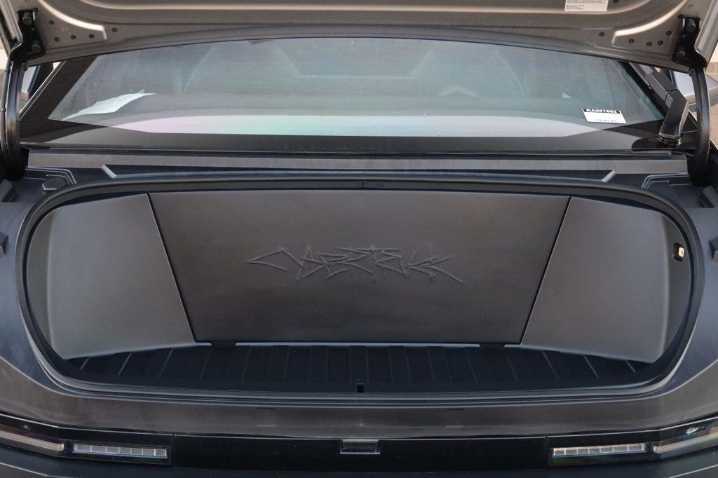 Tesla Cybertruck photo 14