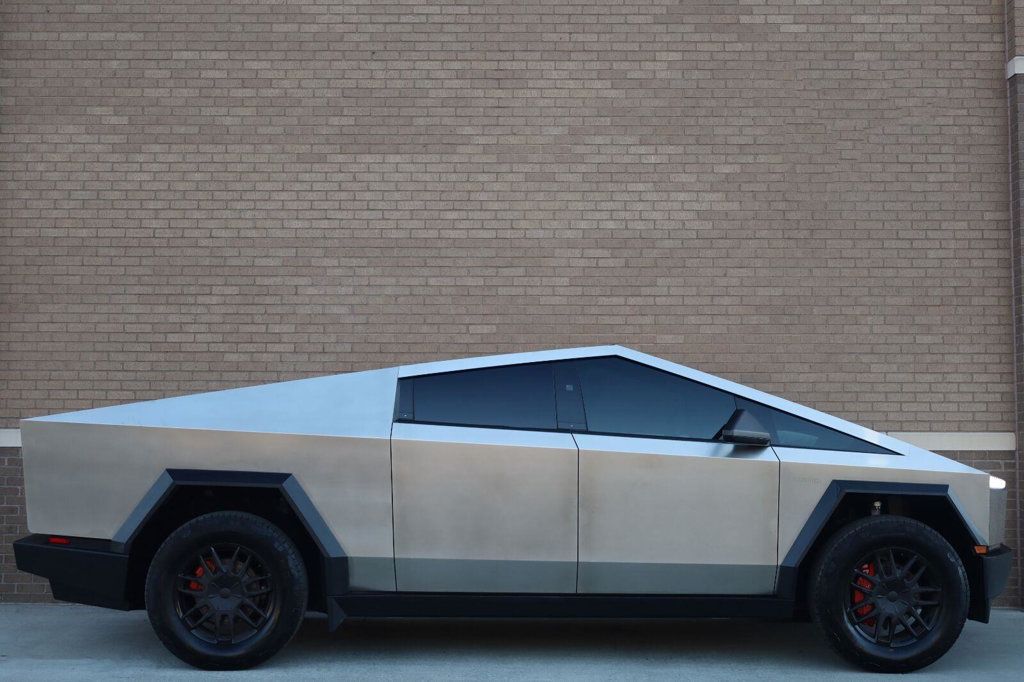 Tesla Cybertruck photo 3