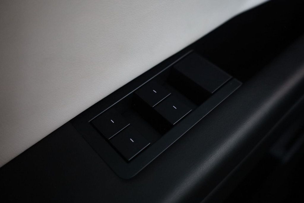Tesla Cybertruck photo 37