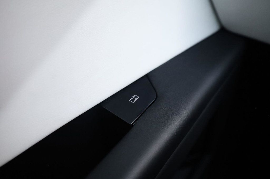Tesla Cybertruck photo 38