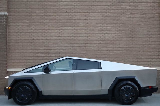 2024 Tesla Cybertruck Foundation Series - 23084813 - 1