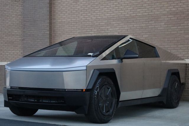 2024 Tesla Cybertruck Foundation Series - 23084813 - 4