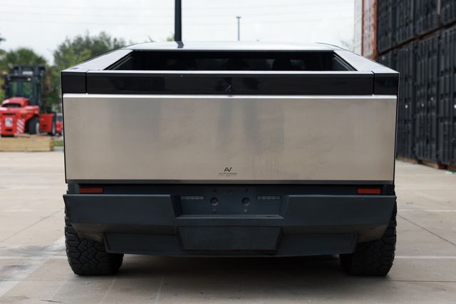 2024 Tesla Cybertruck Foundation Series AWD w/FSD - 23022298 - 9