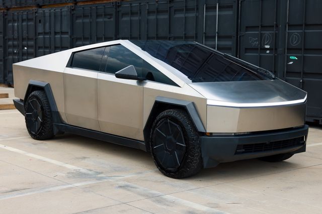 2024 Tesla Cybertruck Foundation Series AWD w/FSD - 23022298 - 17