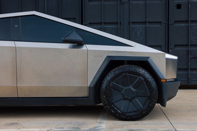 2024 Tesla Cybertruck Foundation Series AWD w/FSD - 23022298 - 29