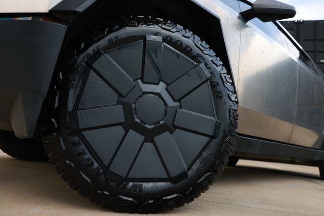 2024 Tesla Cybertruck Foundation Series AWD w/FSD - 23022298 - 43