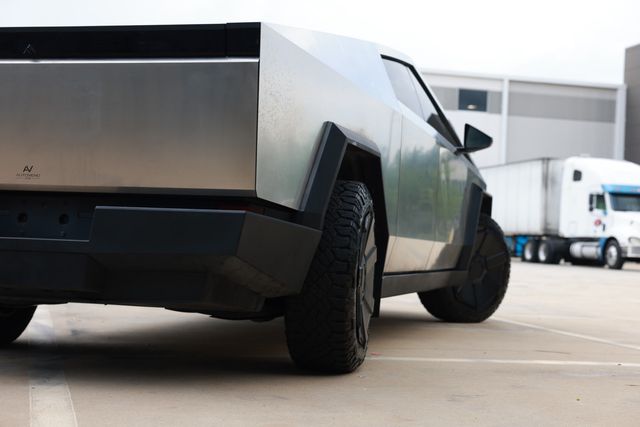 2024 Tesla Cybertruck Foundation Series AWD w/FSD - 23022298 - 49