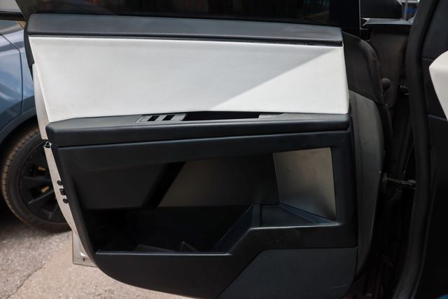 2024 Tesla Cybertruck Foundation Series AWD w/FSD - 23022298 - 51