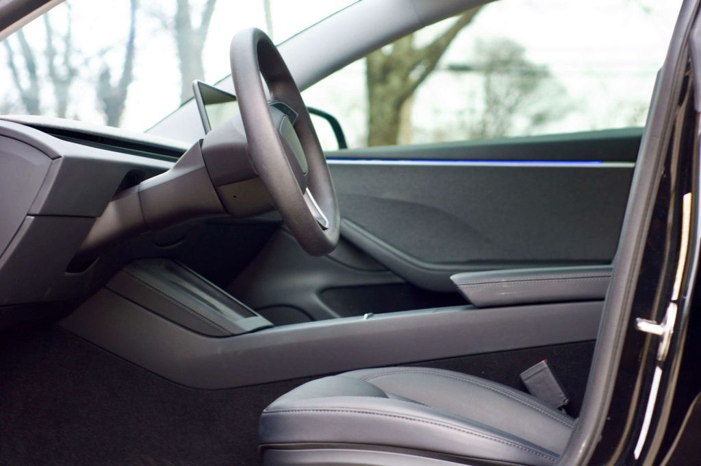 2024 Tesla Model 3 LocalTrade/Heated&CooledFront&RearSeats/AmbientLighting/NAV - 22976128 - 12