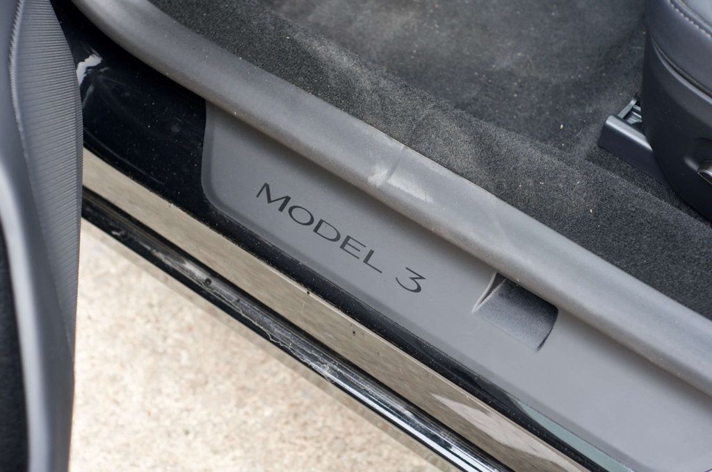 2024 Tesla Model 3 LocalTrade/Heated&CooledFront&RearSeats/AmbientLighting/NAV - 22976128 - 18