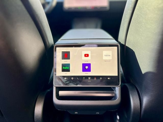 2024 Tesla Model 3 Long Range AWD - 22950217 - 17