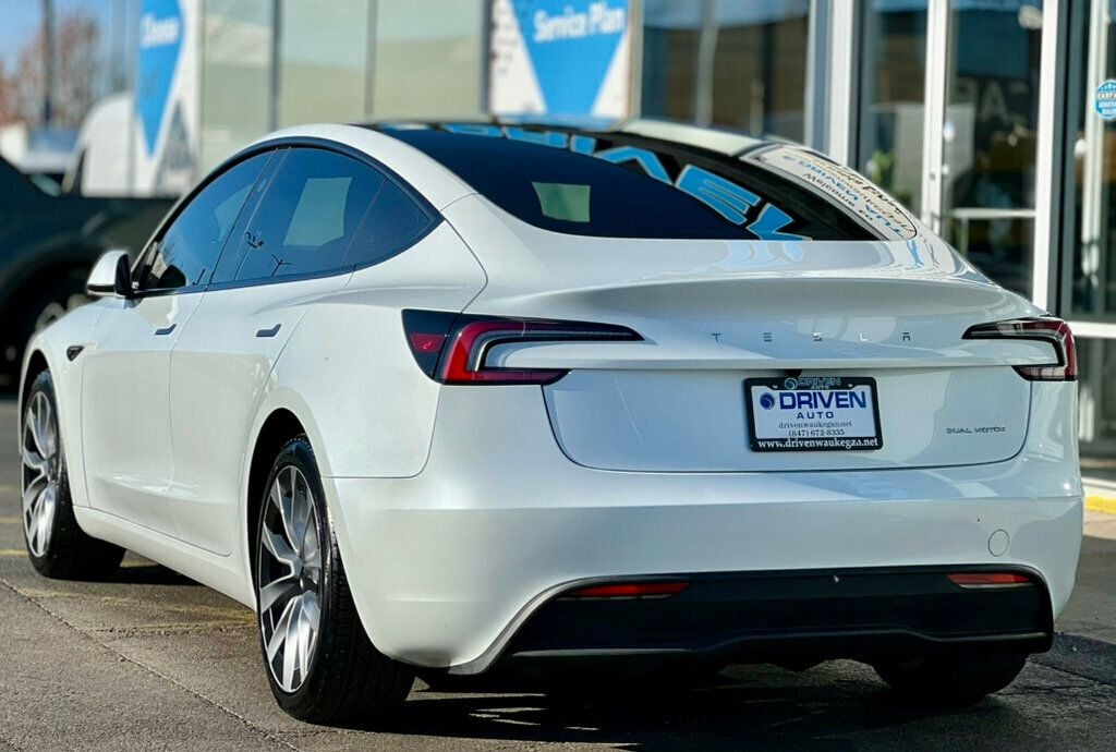 2024 Tesla Model 3 Long Range photo 3