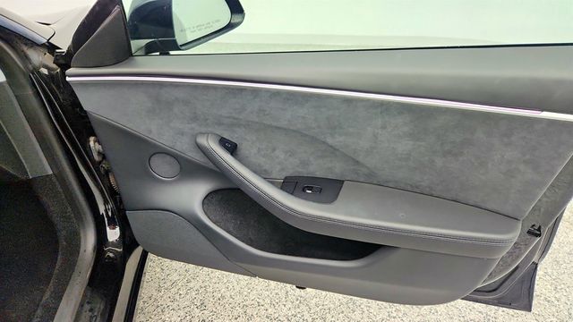 2024 Tesla Model 3 Long Range AWD (341 miles of range) - 22965160 - 28