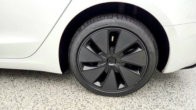 2024 Tesla Model 3 Long Range AWD (341 miles of range) - 22972026 - 8