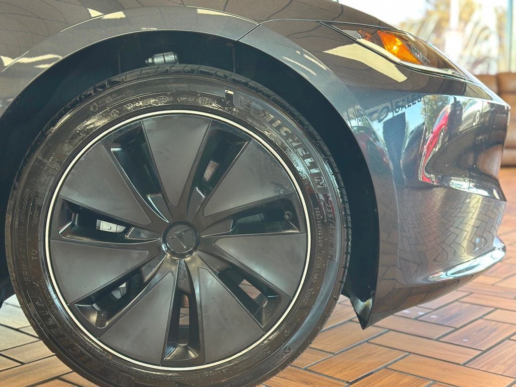 2024 Tesla Model 3 photo 12