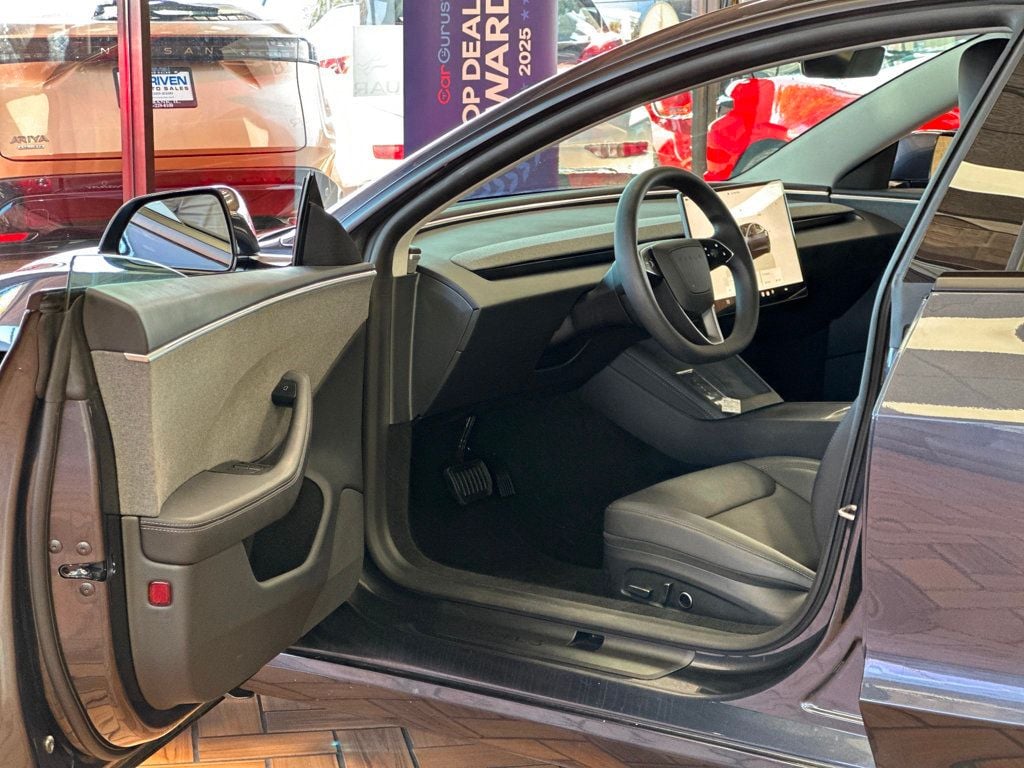 2024 Tesla Model 3 photo 18