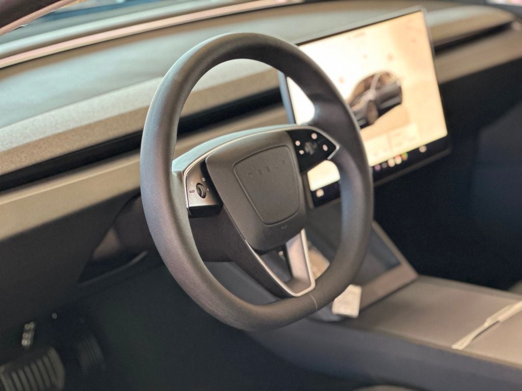 2024 Tesla Model 3 photo 21