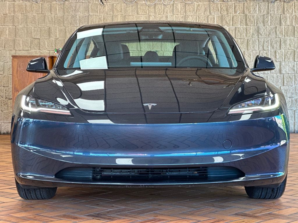 2024 Tesla Model 3 photo 3