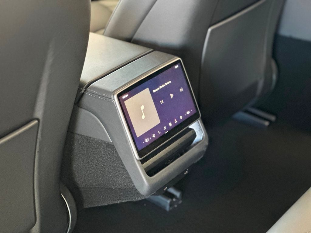 2024 Tesla Model 3 photo 27