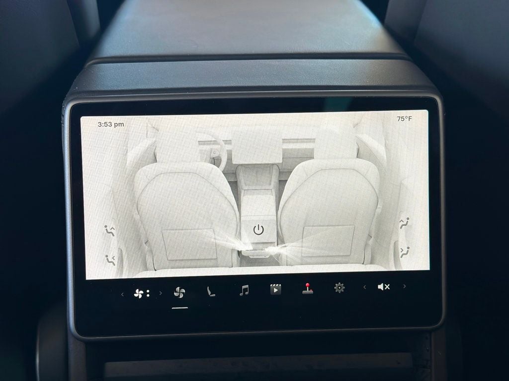 2024 Tesla Model 3 photo 28