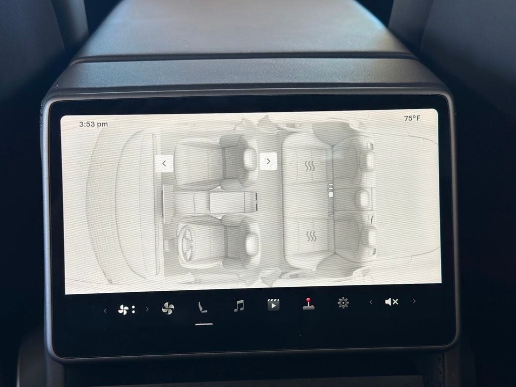 2024 Tesla Model 3 photo 29