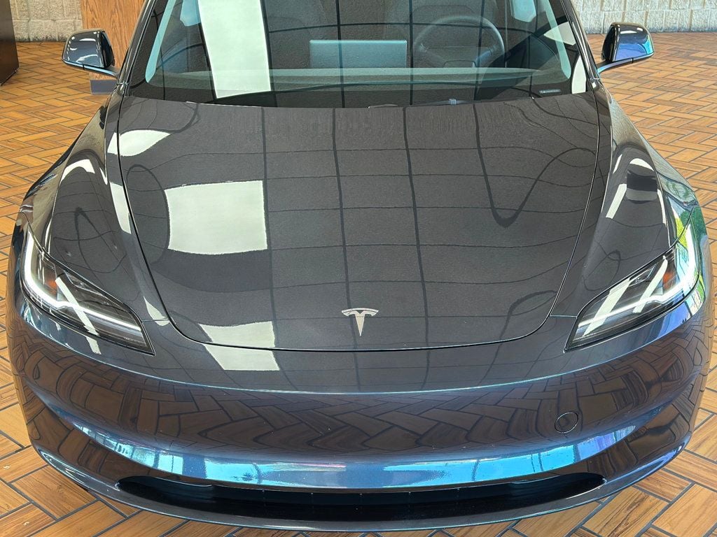 2024 Tesla Model 3 photo 5