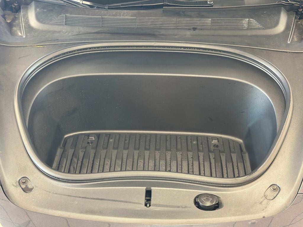 2024 Tesla Model 3 photo 55