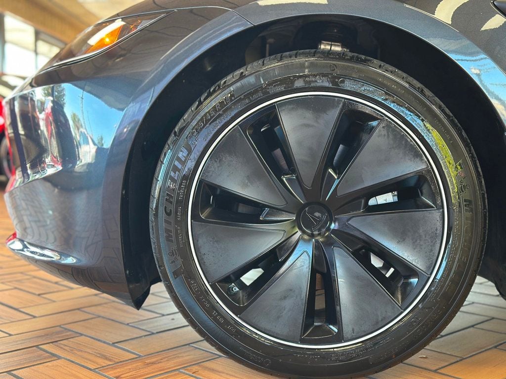 2024 Tesla Model 3 photo 7
