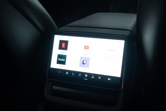 2024 Tesla Model 3 RWD - 22974916 - 13